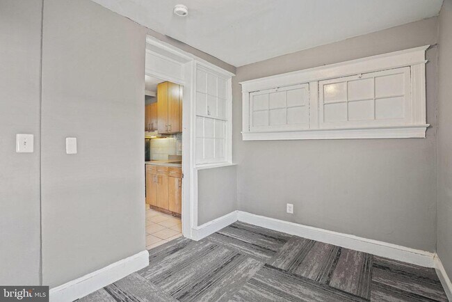 Building Photo - 207 Kennedy St NW