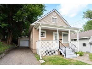 Building Photo - 1333 E Pacific St