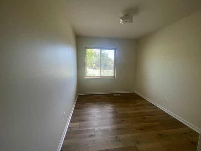 Building Photo - 4473 Moore Ln