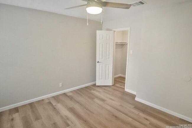 Building Photo - 5613 Lochmoor