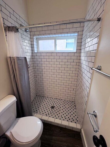 Building Photo - 6235 San Pablo Ave