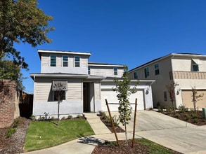 Building Photo - 2403 Explorador Dr