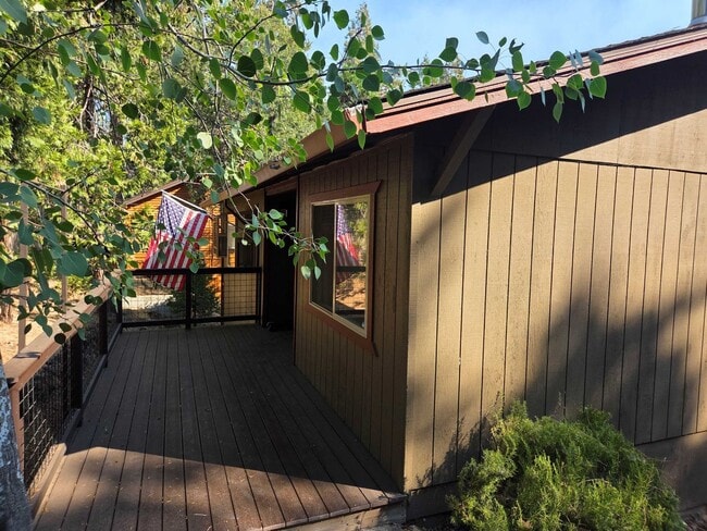 Building Photo - Spacious 3 Bedroom, 2 Bath Home with Bonus...