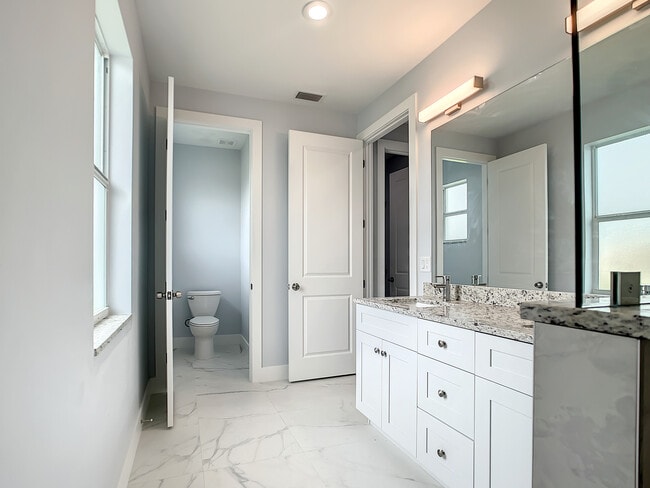 Building Photo - 2643 47th St SW