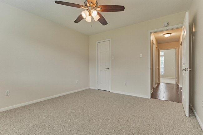 Building Photo - 31182 N Head Dr