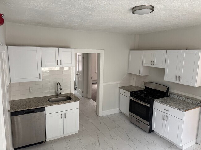 Building Photo - 109 Irving St