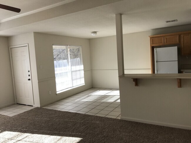 Building Photo - Duplex