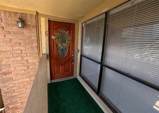 Building Photo - 1881 Bering Dr