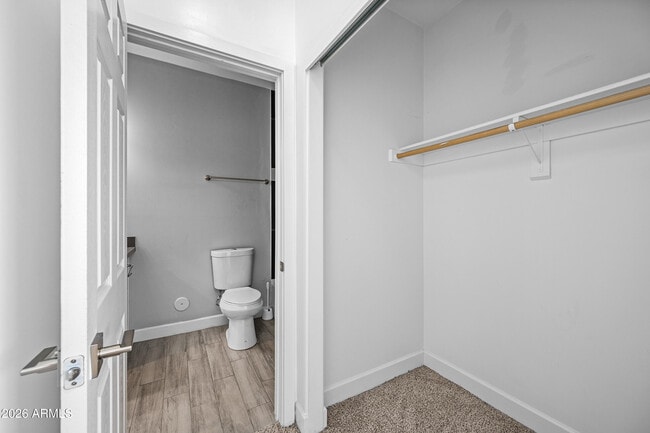 Building Photo - 1013 E Odeum Ln