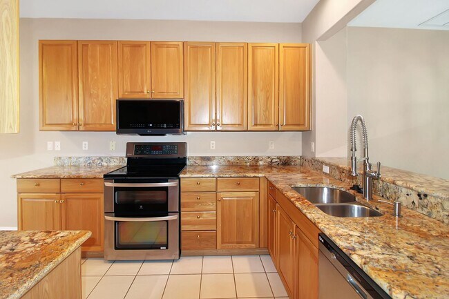 Building Photo - Pelican Pointe Annual Villa for Rent