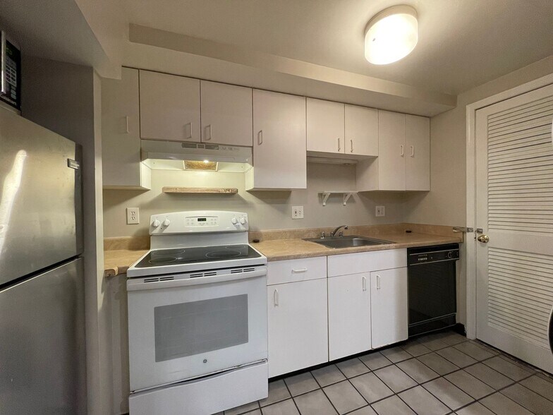 Building Photo - 1755 Church St NW