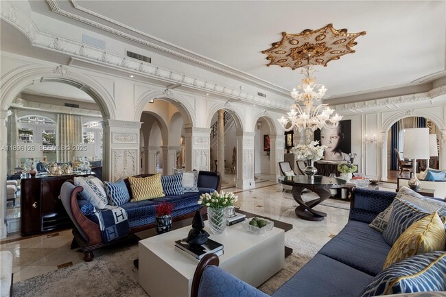 Building Photo - 5801 Pine Tree Dr