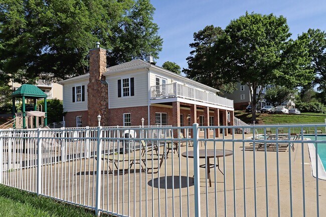 Building Photo - 1264 Villa Ln