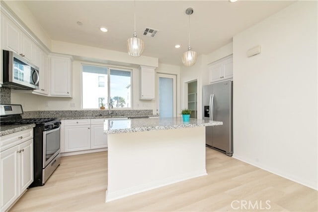 Building Photo - 185 Steely