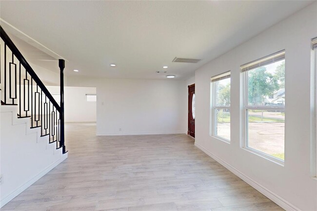 Building Photo - 3830 Cosby St