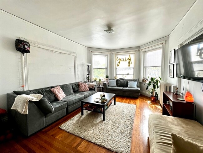 Building Photo - 144 Coolidge St