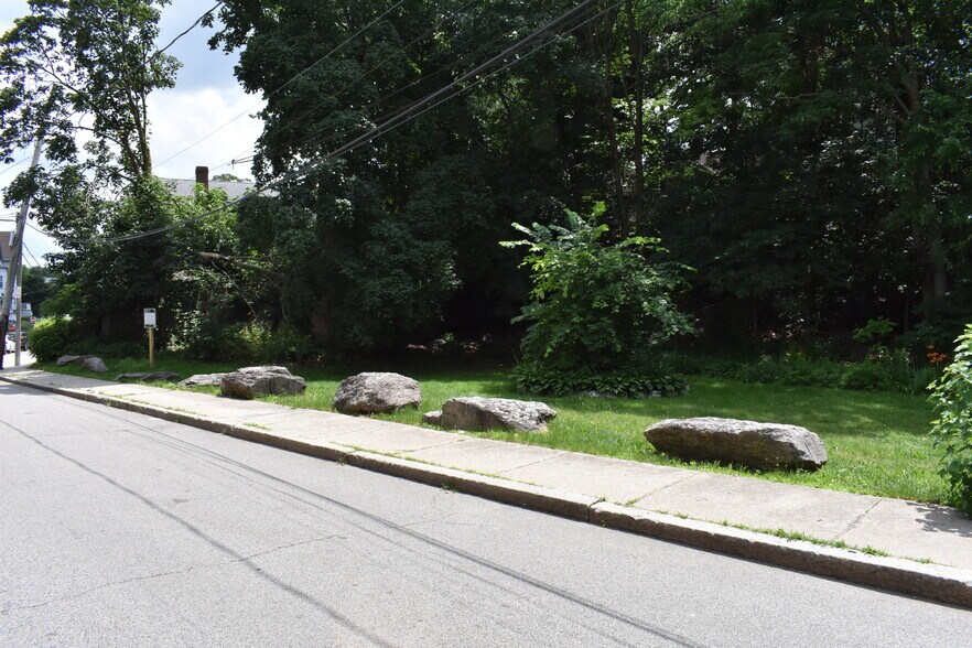 Primary Photo - 4A Rockledge St