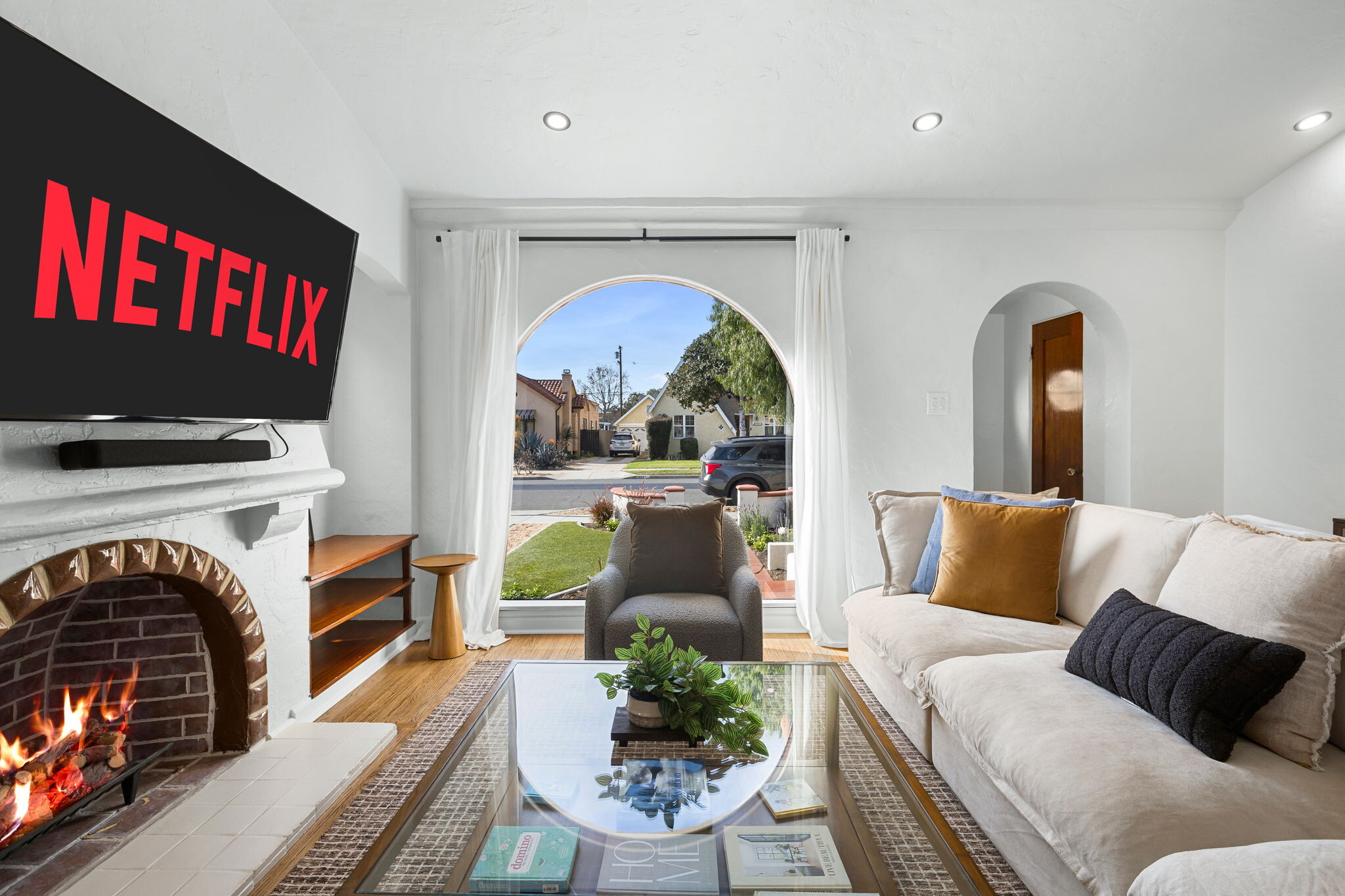 Building Photo - 3758 Gaviota Ave