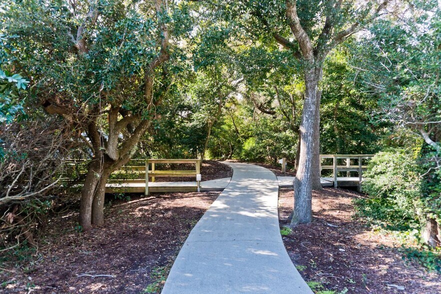 Building Photo - 535 Salter Path Rd