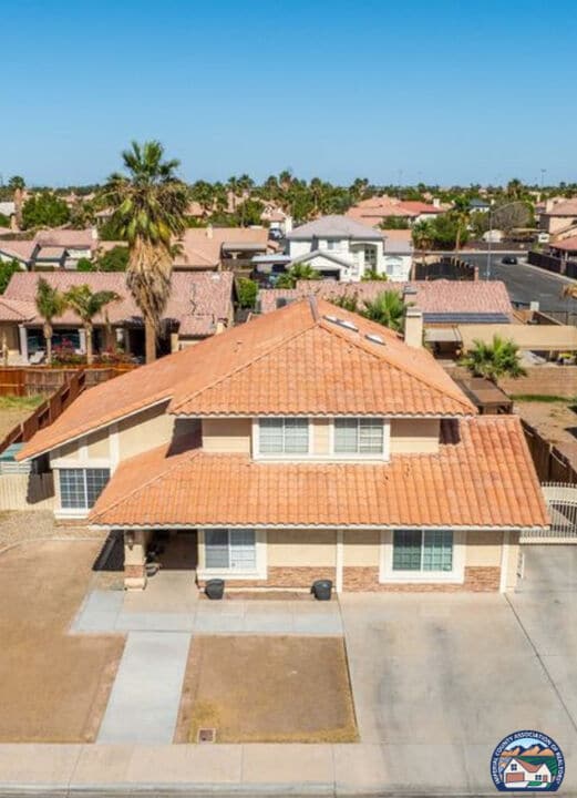 Building Photo - 1240 E Calle De Oro