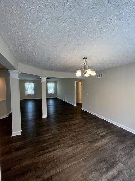 Building Photo - 17200 OH-739