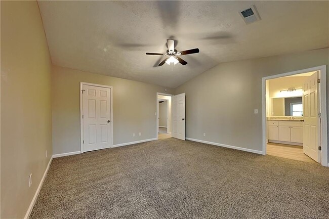 Building Photo - 229 Colemans Bluff Dr