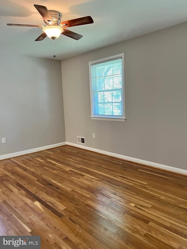 Building Photo - 3900 Ivydale Dr