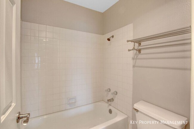 Building Photo - 4700 Nara Vista Way