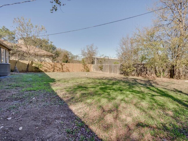Building Photo - 14806 Longbranch Dr