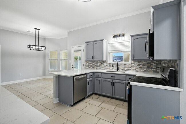 Building Photo - 4005 Midway Dr