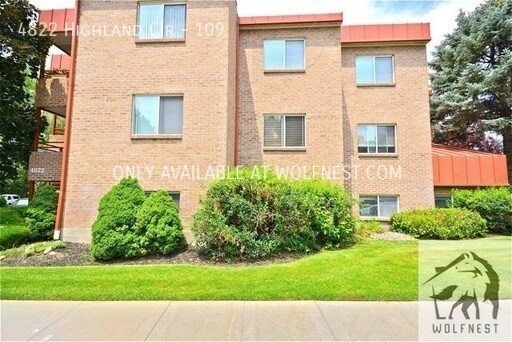 Building Photo - No Deposit Option! Exclusive 2 Bedroom Hol...
