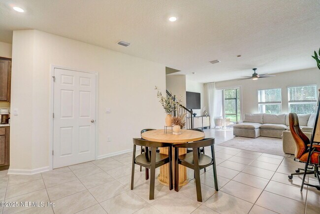 Building Photo - 135 Coastline Wy