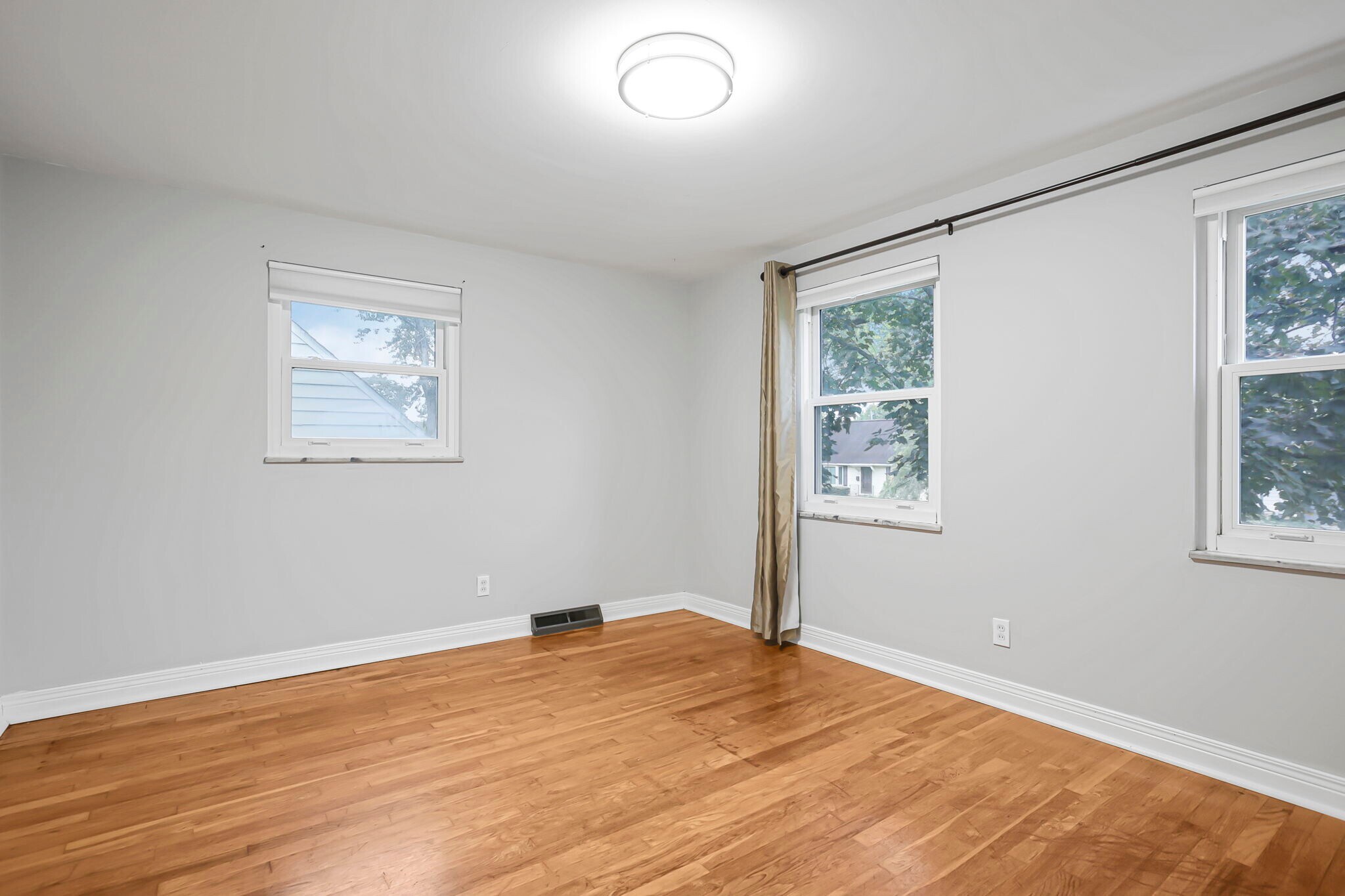 Building Photo - 1062 Oberlin Dr