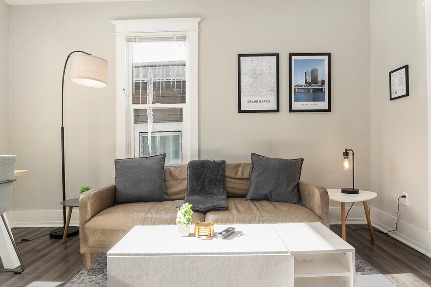 Building Photo - 415 6th St NW