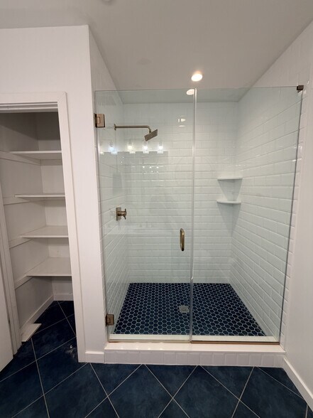 Building Photo - 1500 N American St