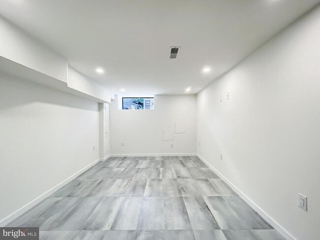 Building Photo - 2027 N 5th St