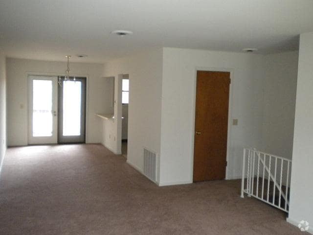 Living Room - Sand Spring Apartments