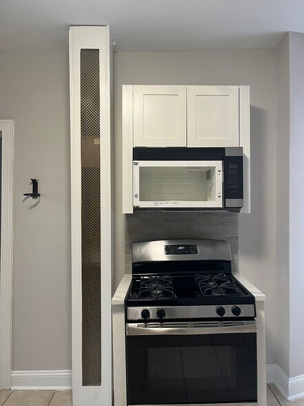 Primary Photo - 6129 Park Ave