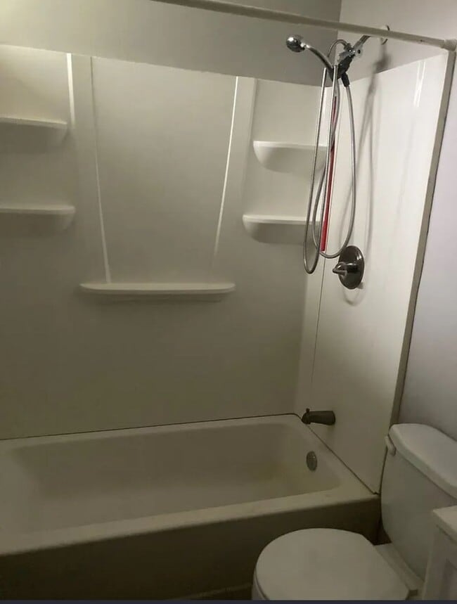 Building Photo - Beautifully Updated 2 Bedroom, 2 Bathroom Single-Family Home