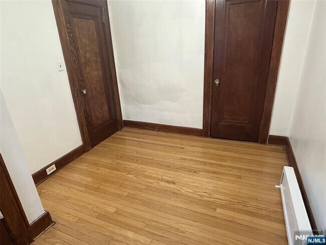 Building Photo - 325 Bogert Ave