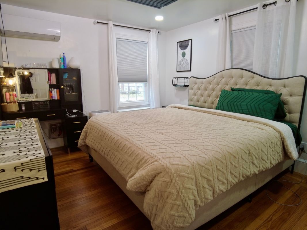 Building Photo - 80 Mauran St