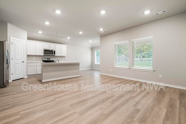 Building Photo - 2401 N Heritage Ranch Dr