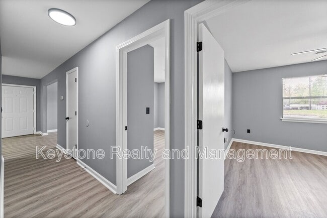 Building Photo - 1937 High St