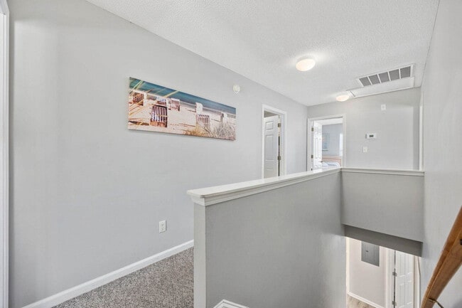 Building Photo - 111B S Yaupon Dr