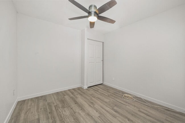 Building Photo - 5318-5320 Brockbank Pl