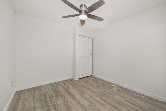 Building Photo - Private pool oasis!