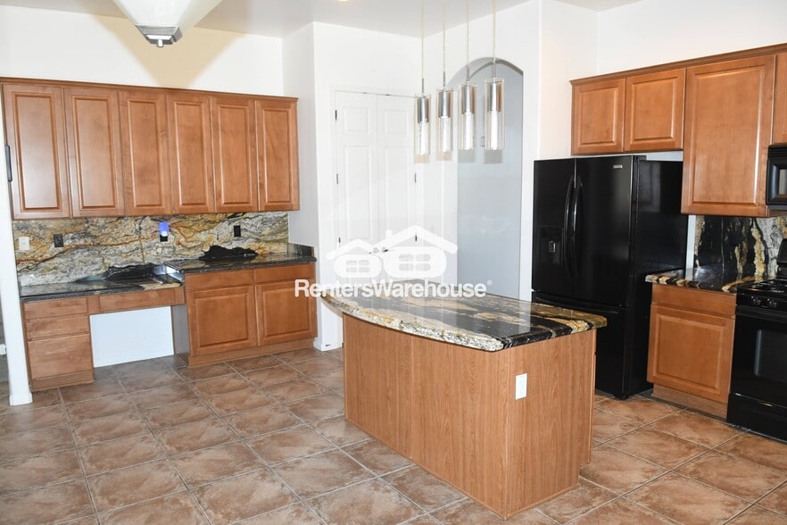 Building Photo - 6027 N 133rd Dr