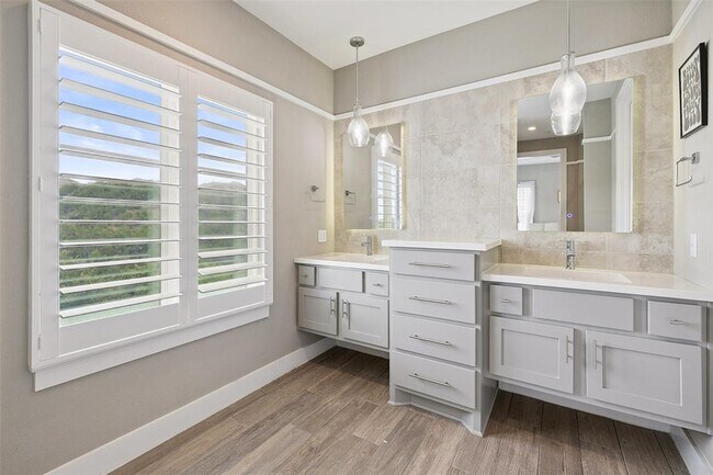 Building Photo - 201 Honey Creek Ct