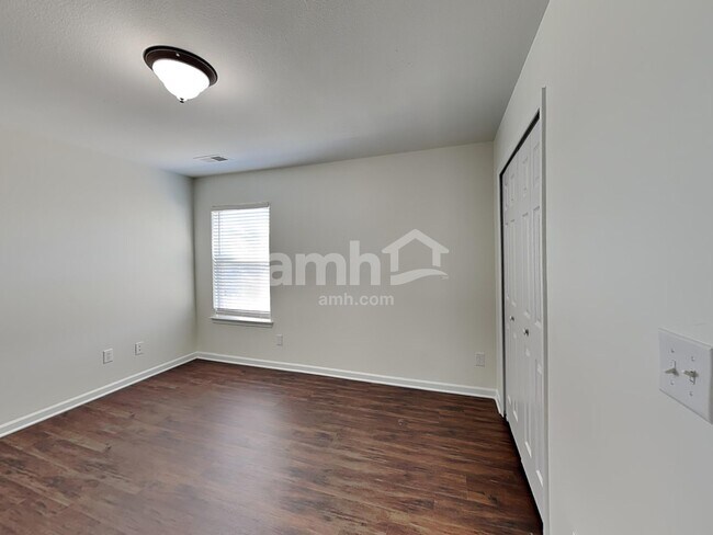 Building Photo - 625 Latimer Way