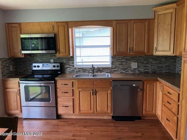 Building Photo - 423 Count St